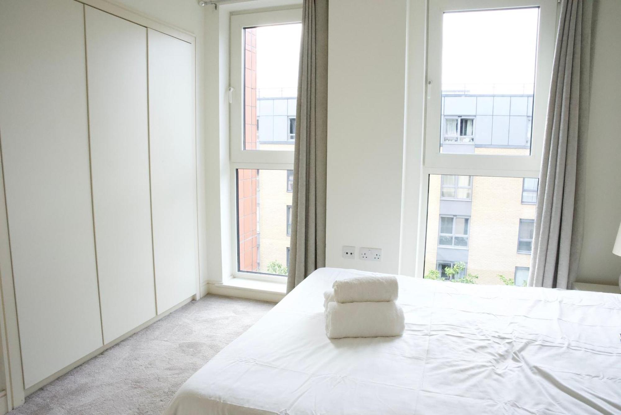 River View Flat In Imperialwharf Apartment London Exterior photo